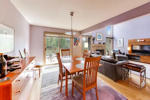 $415,000 | 723 North Walden Drive, Palatine, IL 60067