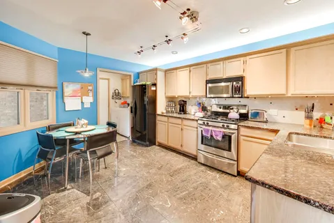 $415,000 | 723 North Walden Drive, Palatine, IL 60067