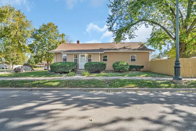 $224,900 | 100 South Midland Avenue, Joliet, IL 60436