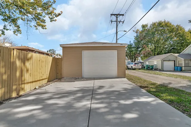 $224,900 | 100 South Midland Avenue, Joliet, IL 60436