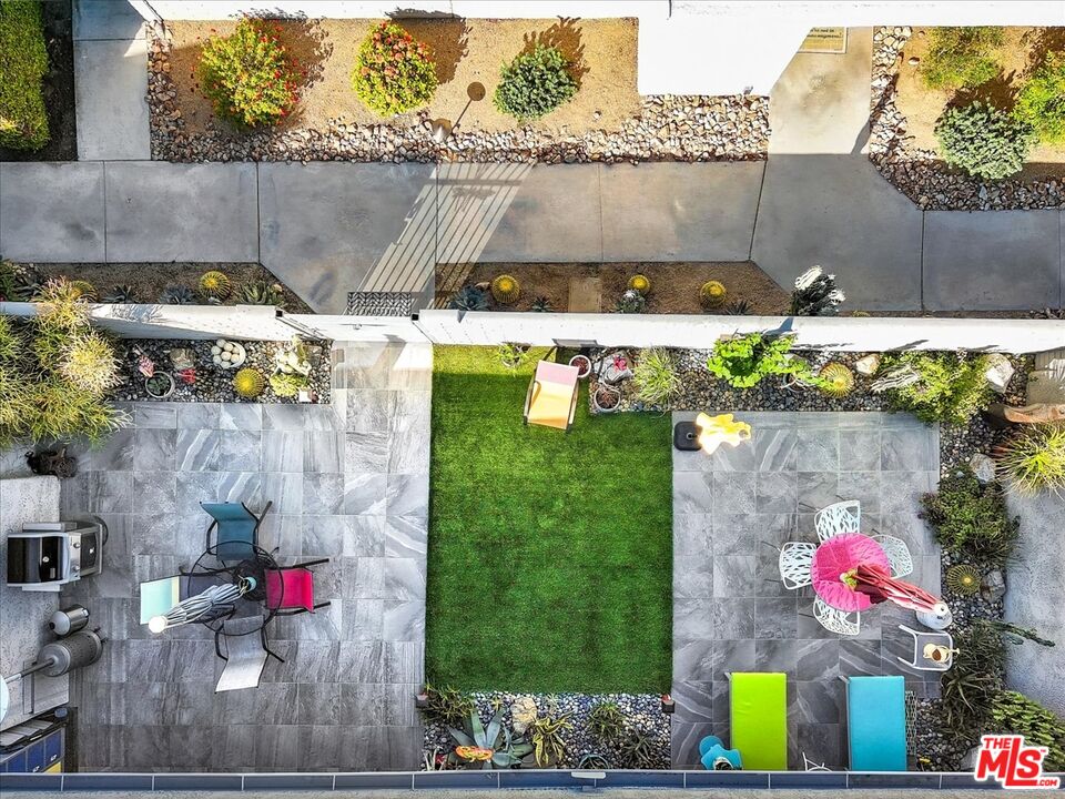 1111 East Ramon Road, Unit 17 Palm Springs, CA 92264 - Photo 24 of 34 an aerial view of multiple house
