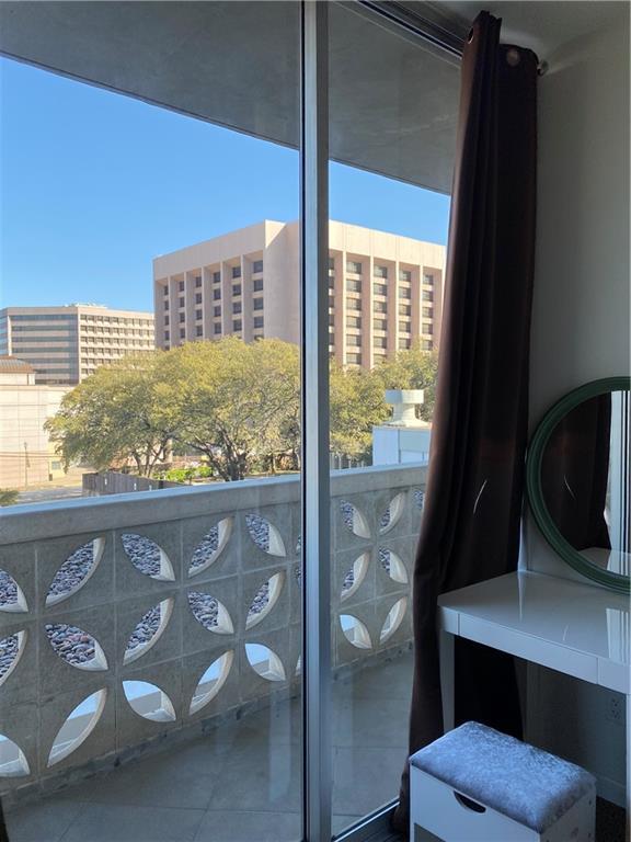 1801 Lavaca Street, Unit 2G Austin, TX 78701 - Photo 14 of 20 a view of a window