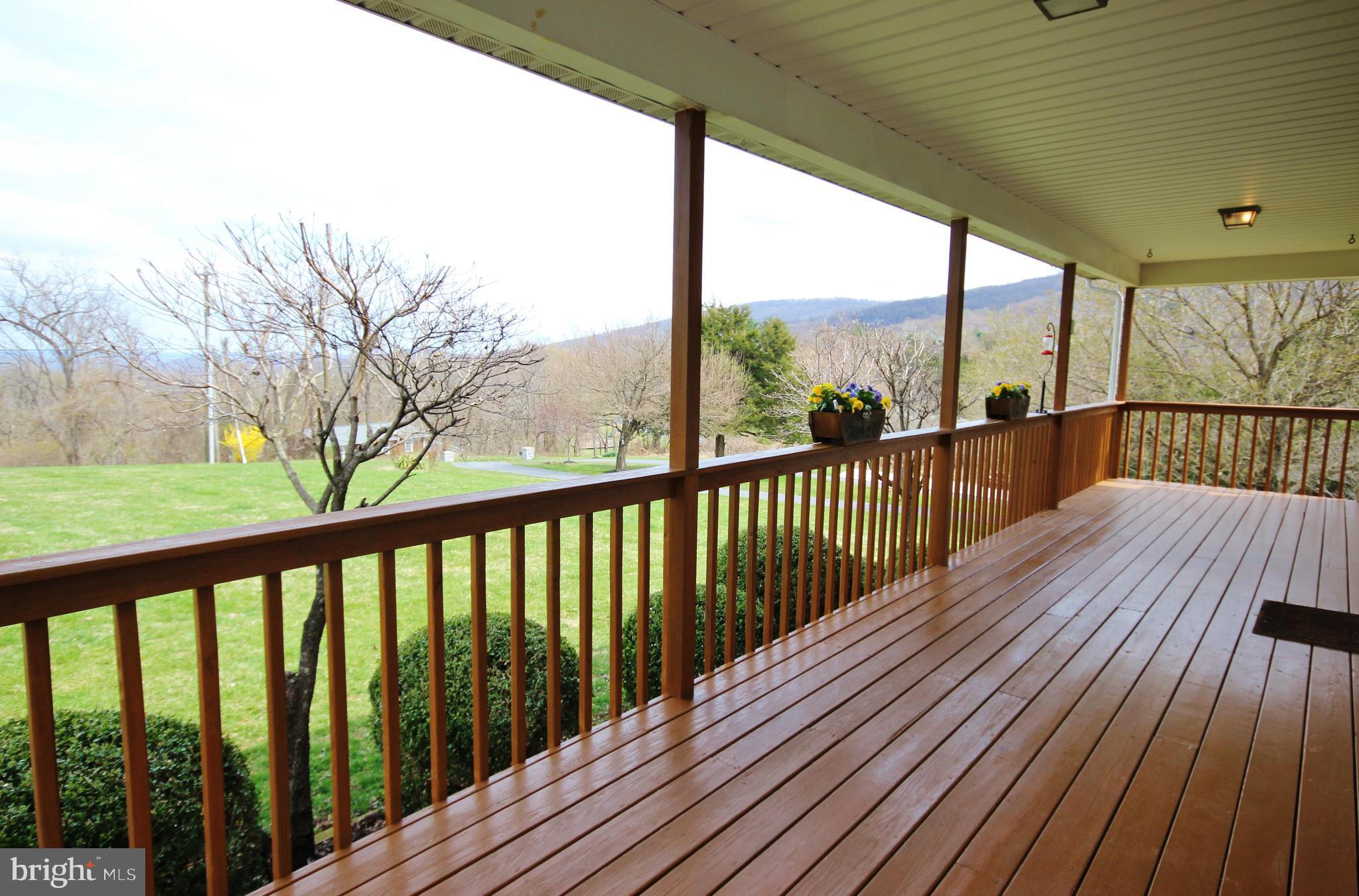 312 Granny Smith Road Linden, VA 22642 - Photo 3 of 59 Sip on your favorite hot or cold beverage here