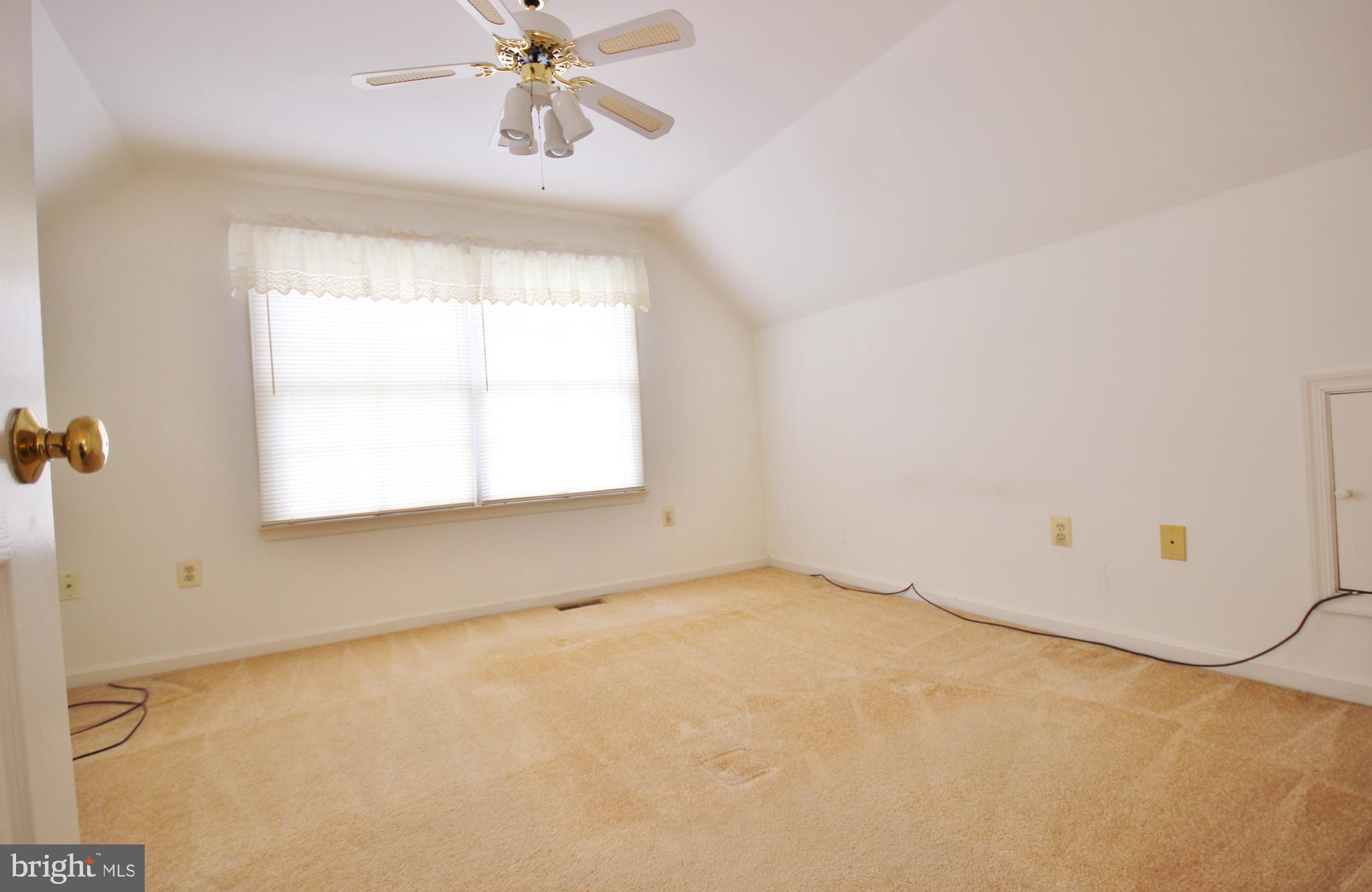 312 Granny Smith Road Linden, VA 22642 - Photo 28 of 59 Upstairs bedroom