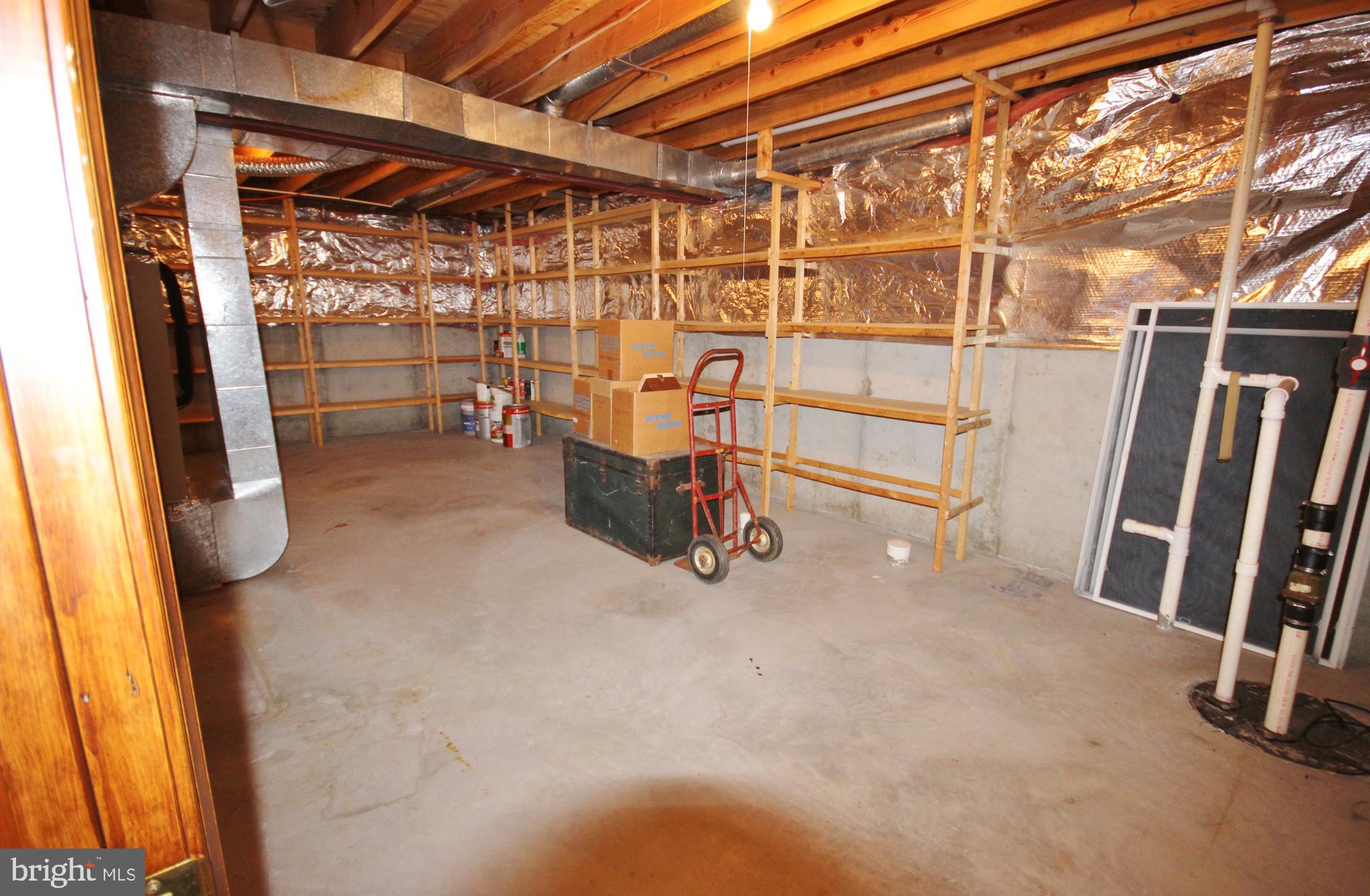 312 Granny Smith Road Linden, VA 22642 - Photo 38 of 59 Need storage? Screens for windows