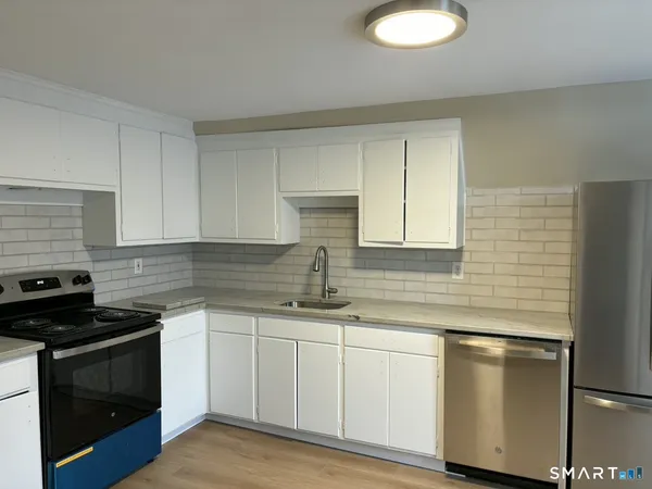 $1,875 | 59 Montowese Street, Branford, CT 06405