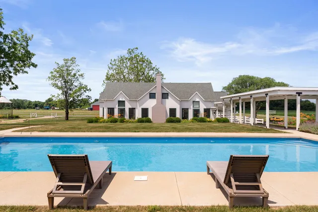 $2,495,000 | 15337 Pardee Road, Galien, MI 49113