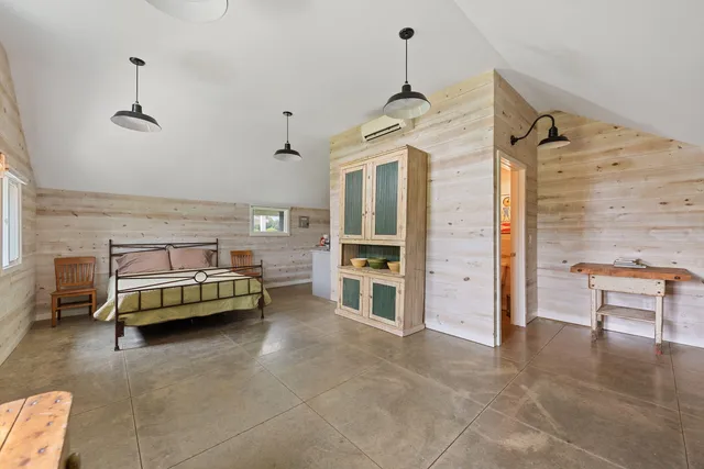 $2,495,000 | 15337 Pardee Road, Galien, MI 49113