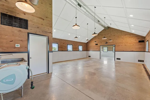 $2,495,000 | 15337 Pardee Road, Galien, MI 49113