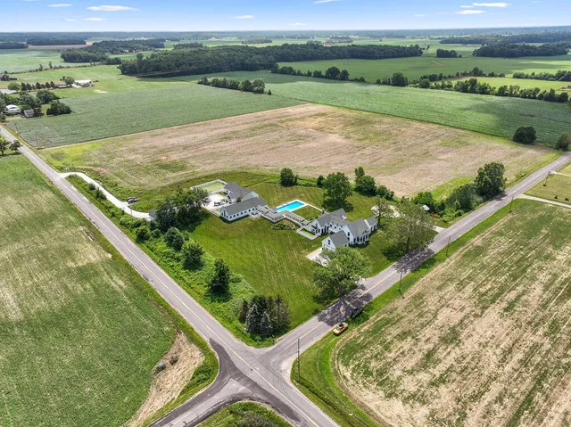 $2,495,000 | 15337 Pardee Road, Galien, MI 49113