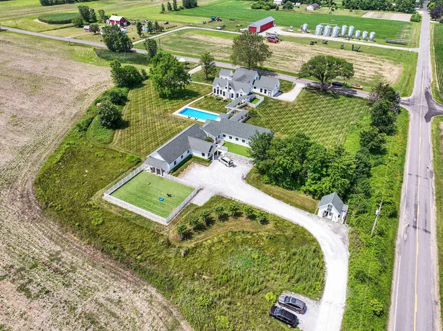 $2,495,000 | 15337 Pardee Road, Galien, MI 49113