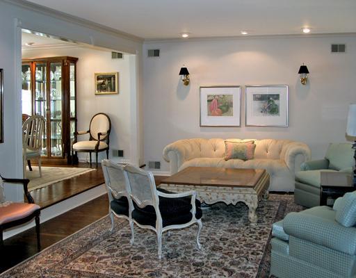 965 Osage Road Mt. Lebanon, PA 15243 - Photo 4 of 7 Living Room.