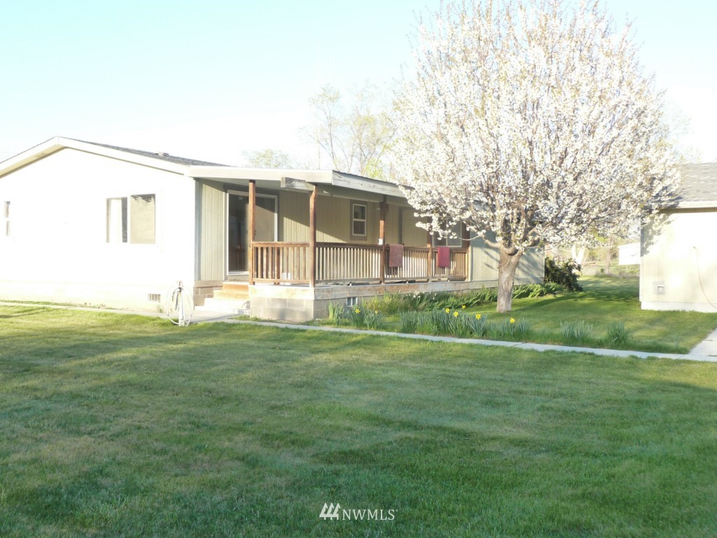 5155 Mae Valley Road Northeast Moses Lake, WA 98837 - Photo 3 of 5 Gallery Image 3