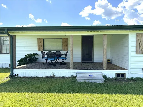 $325,700 | 3589 St Luke Lane, Sulphur, LA 70663