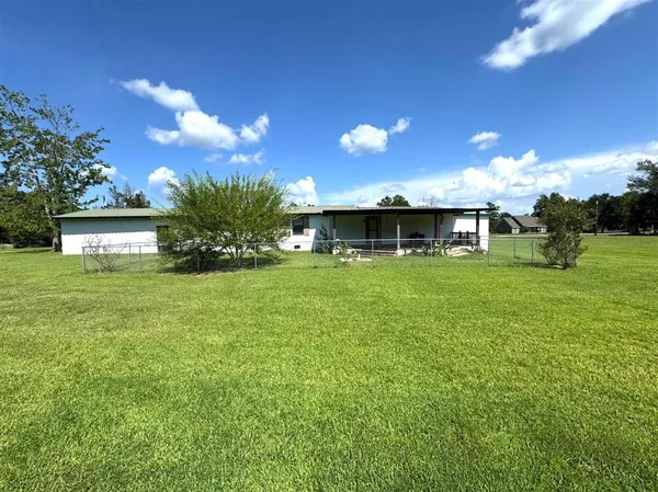 $325,700 | 3589 St Luke Lane, Sulphur, LA 70663