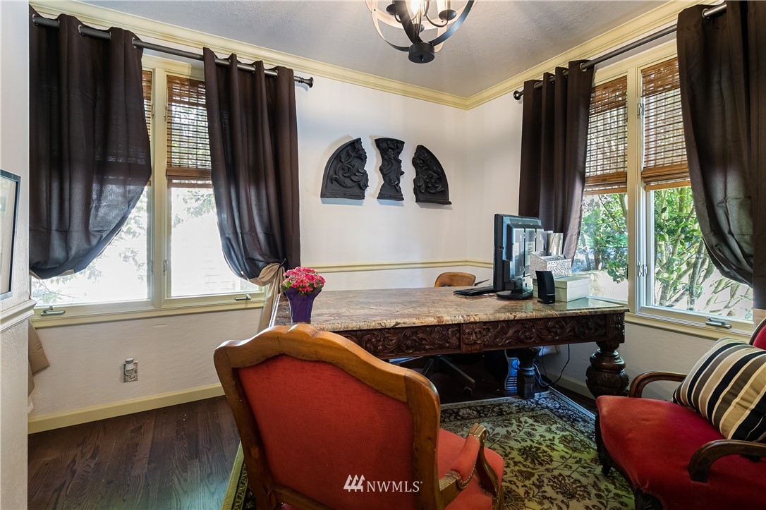 654 Clark Road Bellingham, WA 98225 - Photo 35 of 40 a view of a livingroom with furniture and window