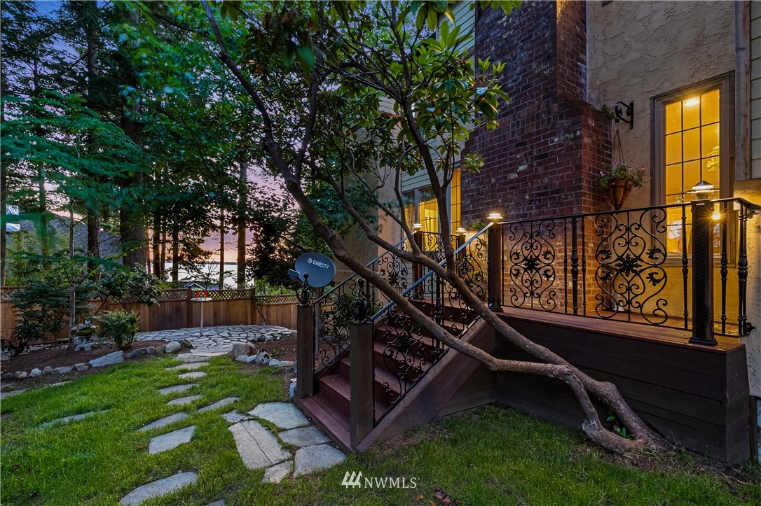 654 Clark Road Bellingham, WA 98225 - Photo 40 of 40 front view of a house with a yard