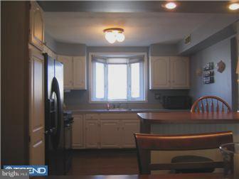 4155 Farmdale Road Philadelphia, PA 19154 - Photo 4 of 12 Kitchen