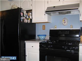 4155 Farmdale Road Philadelphia, PA 19154 - Photo 6 of 12 Kitchen
