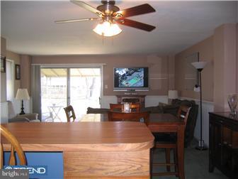 4155 Farmdale Road Philadelphia, PA 19154 - Photo 7 of 12 Family Room