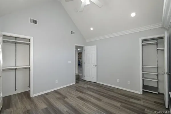 $3,575 | 300 Overlook Drive, Unit 50, Farmingville, NY 11738