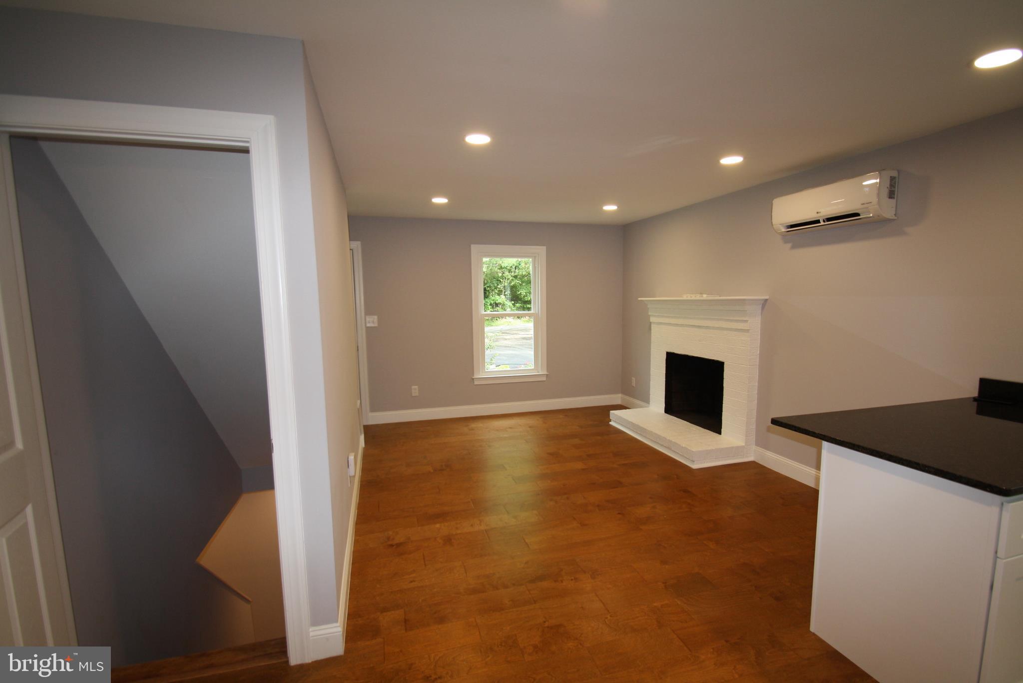14043 Harrisville Road Mount Airy, MD 21771 - Photo 5 of 16 Living Room