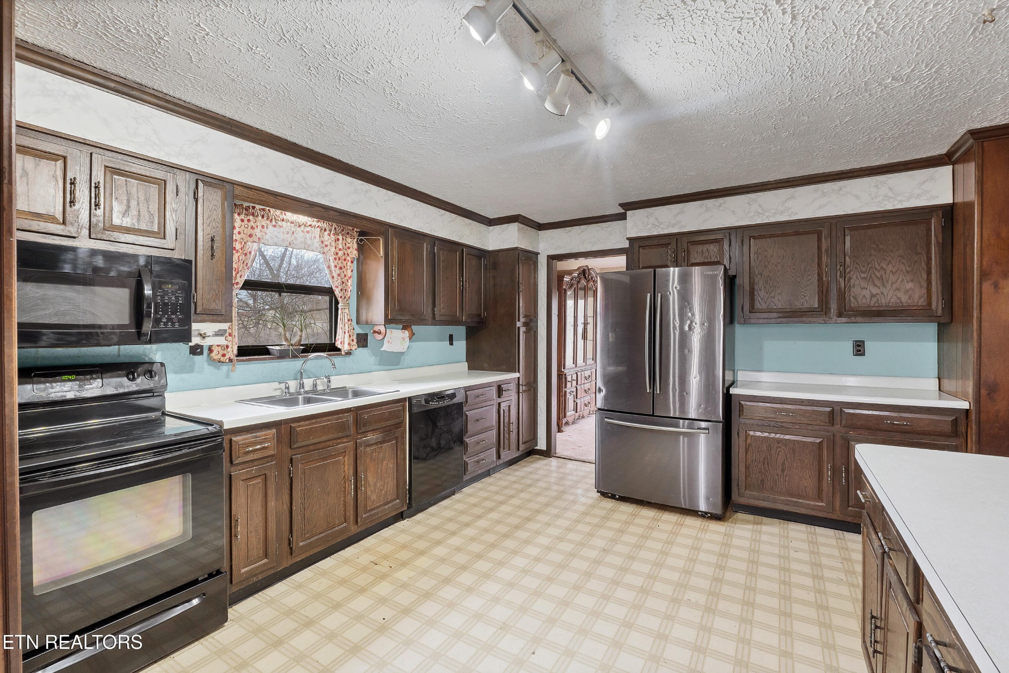 3018 Rambling Road Maryville, TN 37801 - Photo 14 of 41