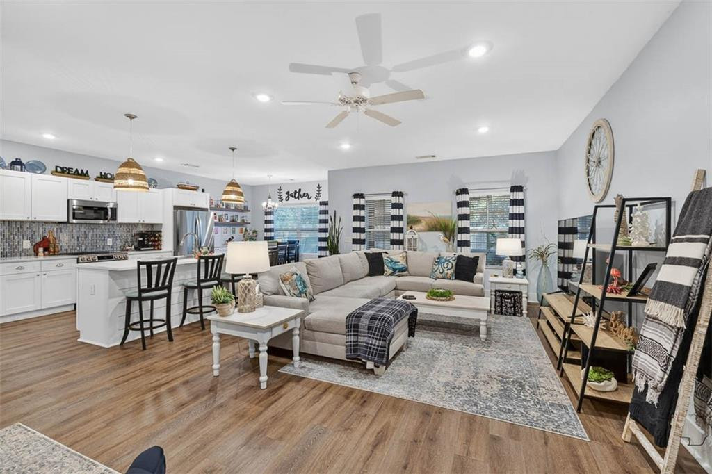 1103 Fairway Road Brunswick, GA 31525 - Photo 7 of 39 Gallery Image 7