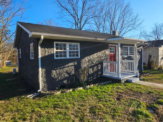 $169,900 | 1317 South Cedar Avenue, South Pittsburg, TN 37380