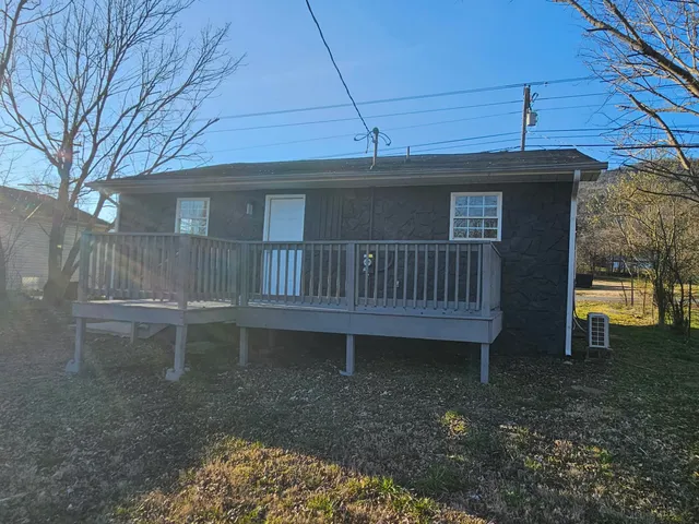 $169,900 | 1317 South Cedar Avenue, South Pittsburg, TN 37380