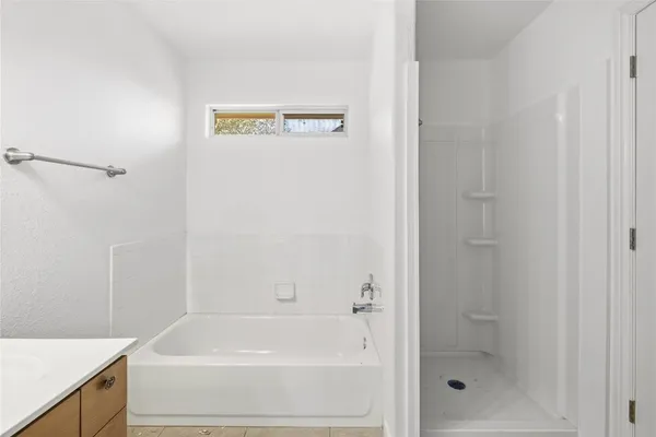 $2,200 | 201 Green Oaks Loop, Fredericksburg, TX 78624