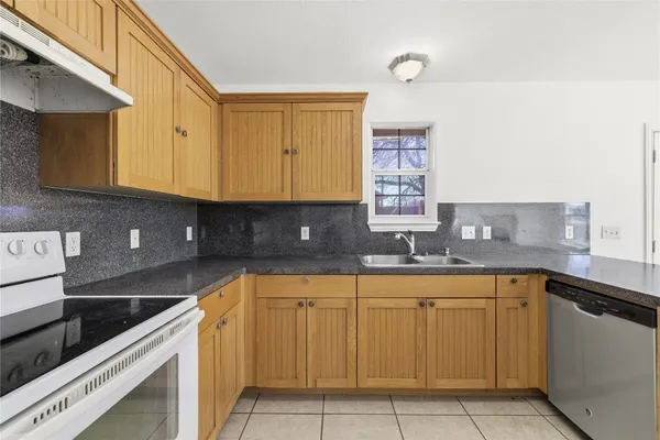 $2,200 | 201 Green Oaks Loop, Fredericksburg, TX 78624