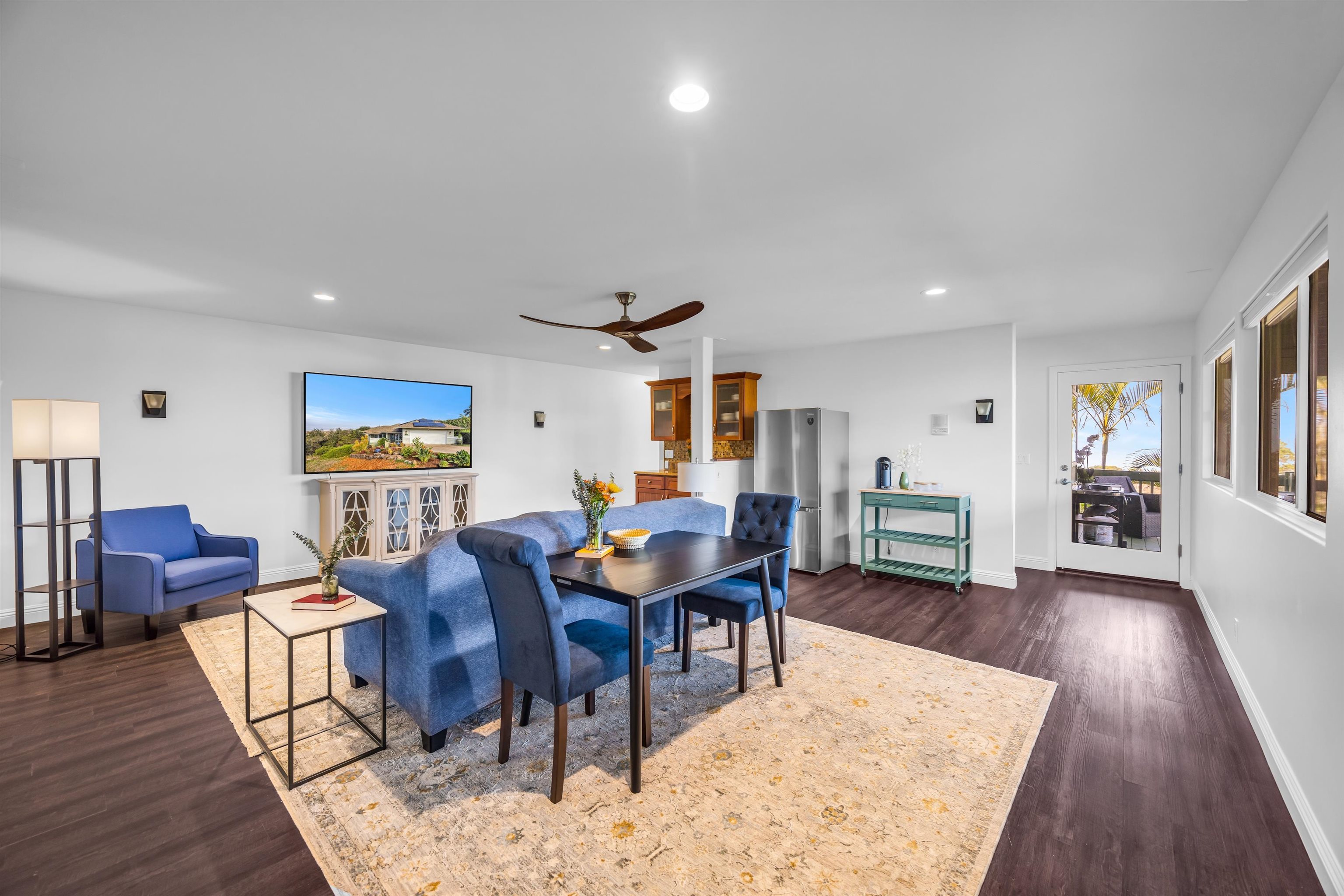 40 Kapalulu Place Kula, HI 96790 - Photo 24 of 45 a view of a dining room with furniture