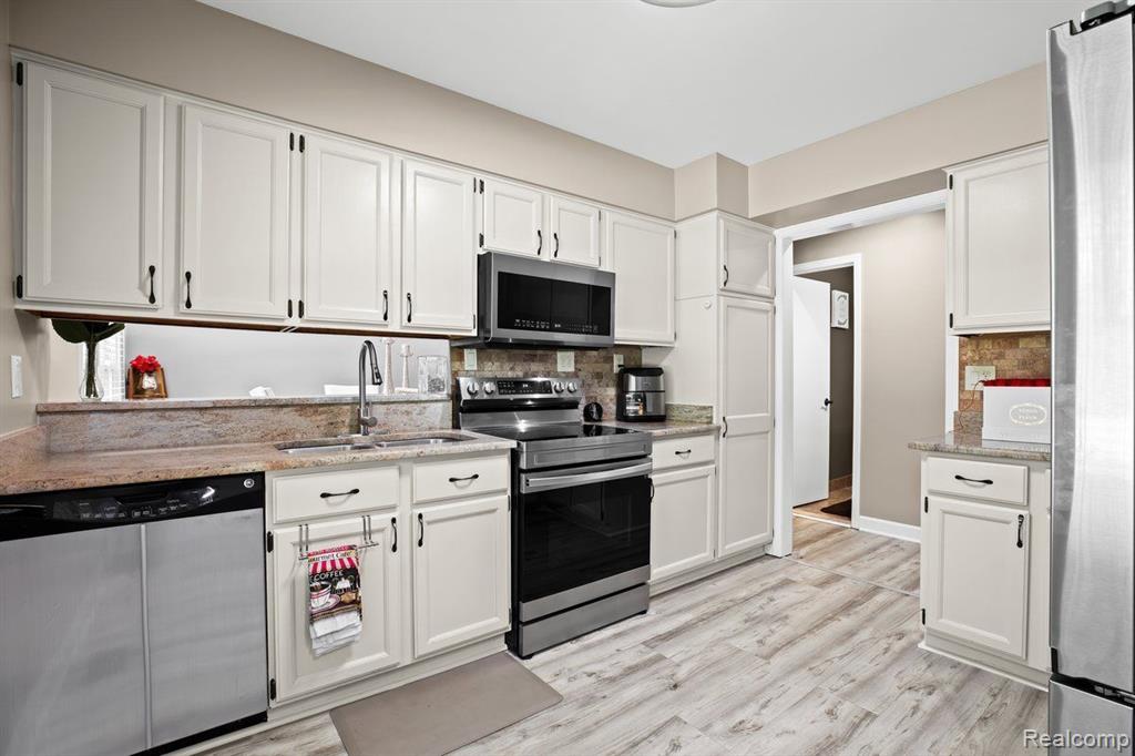 17526 Inkster Road Redford, MI 48240 - Photo 18 of 47 Gallery Image 18