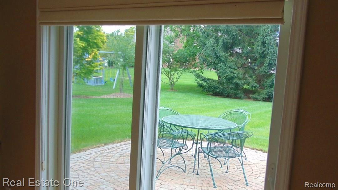 2407 Pleasant View Drive Rochester, MI 48306 - Photo 22 of 44 walkout.view