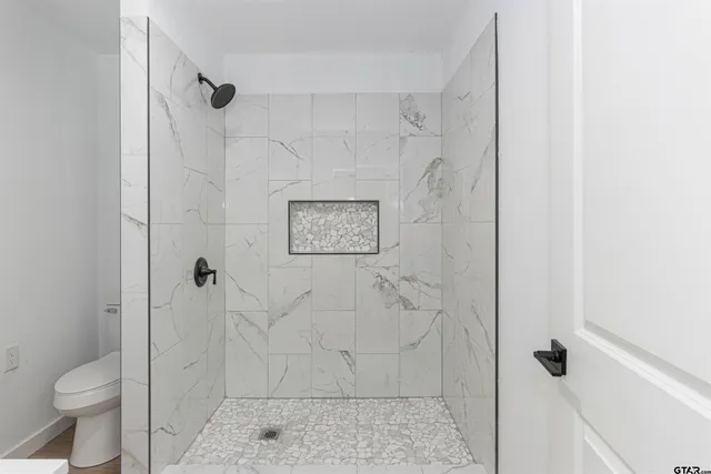 $230,000 | 112 Anderson County Road 1370, Palestine, TX 75801