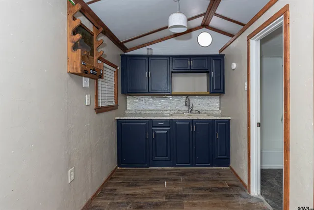 $230,000 | 112 Anderson County Road 1370, Palestine, TX 75801