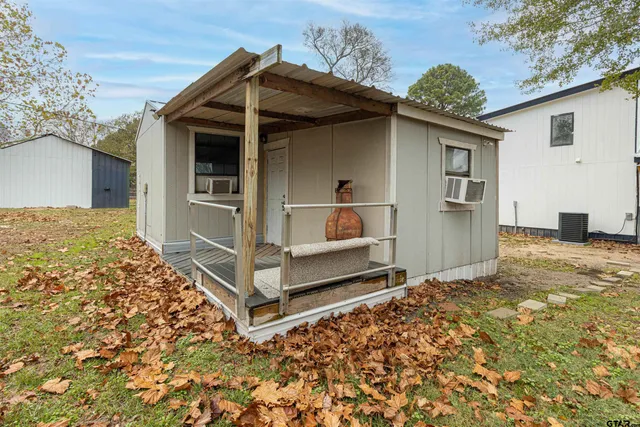 $230,000 | 112 Anderson County Road 1370, Palestine, TX 75801