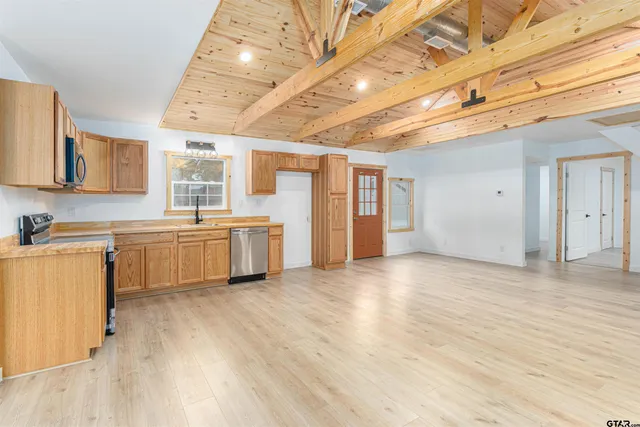 $230,000 | 112 Anderson County Road 1370, Palestine, TX 75801