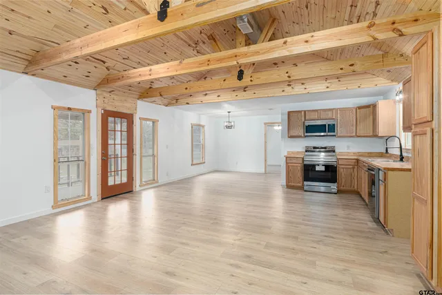 $230,000 | 112 Anderson County Road 1370, Palestine, TX 75801