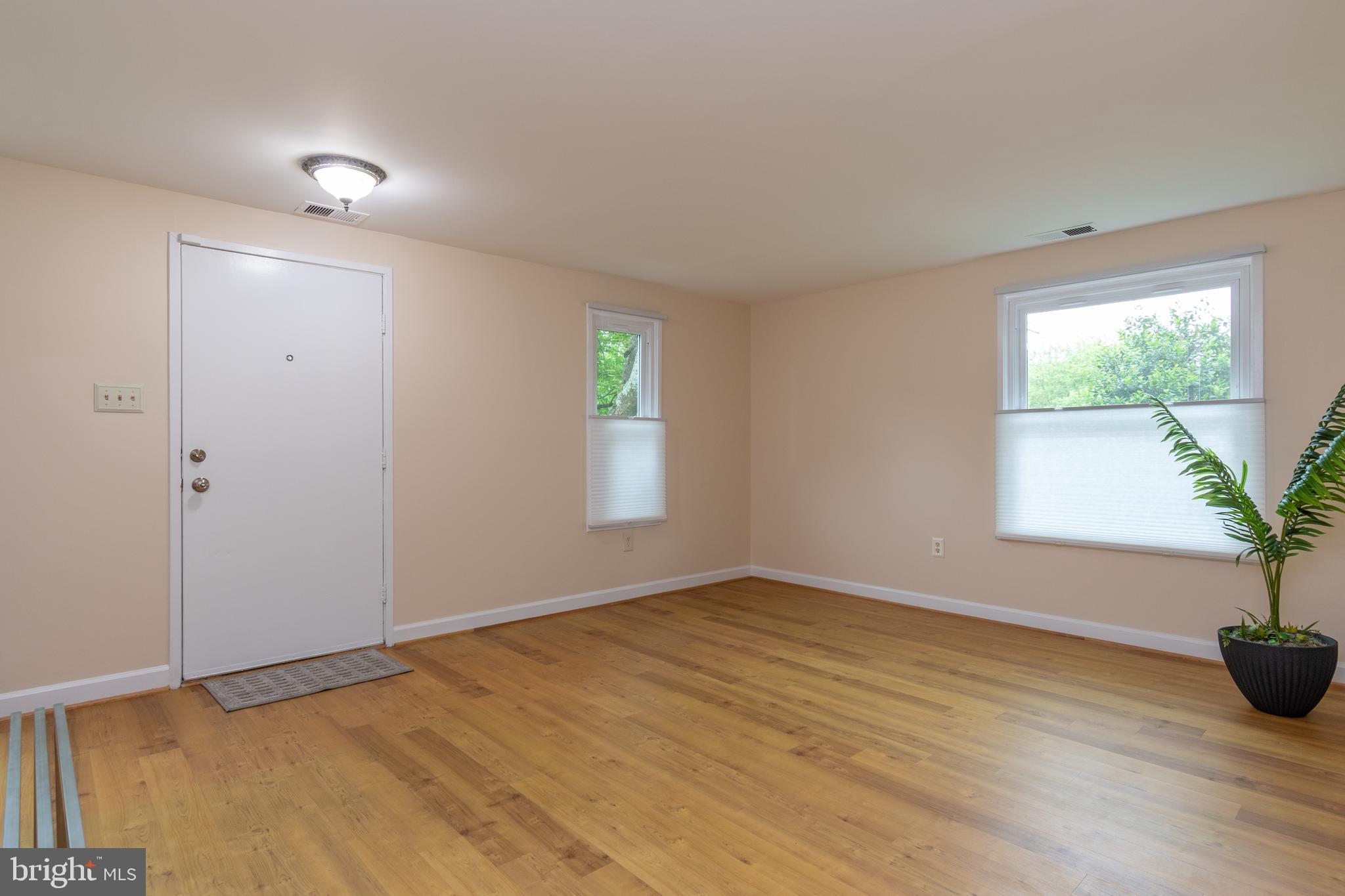 10722 Lester Street Silver Spring, MD 20902 - Photo 6 of 27 Gallery Image 6