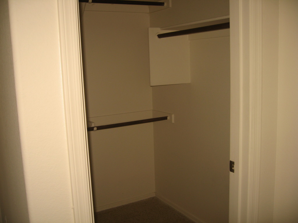 909 East Camelback Road, Unit 2026 Phoenix, AZ 85014 - Photo 8 of 10 Walk in closet
