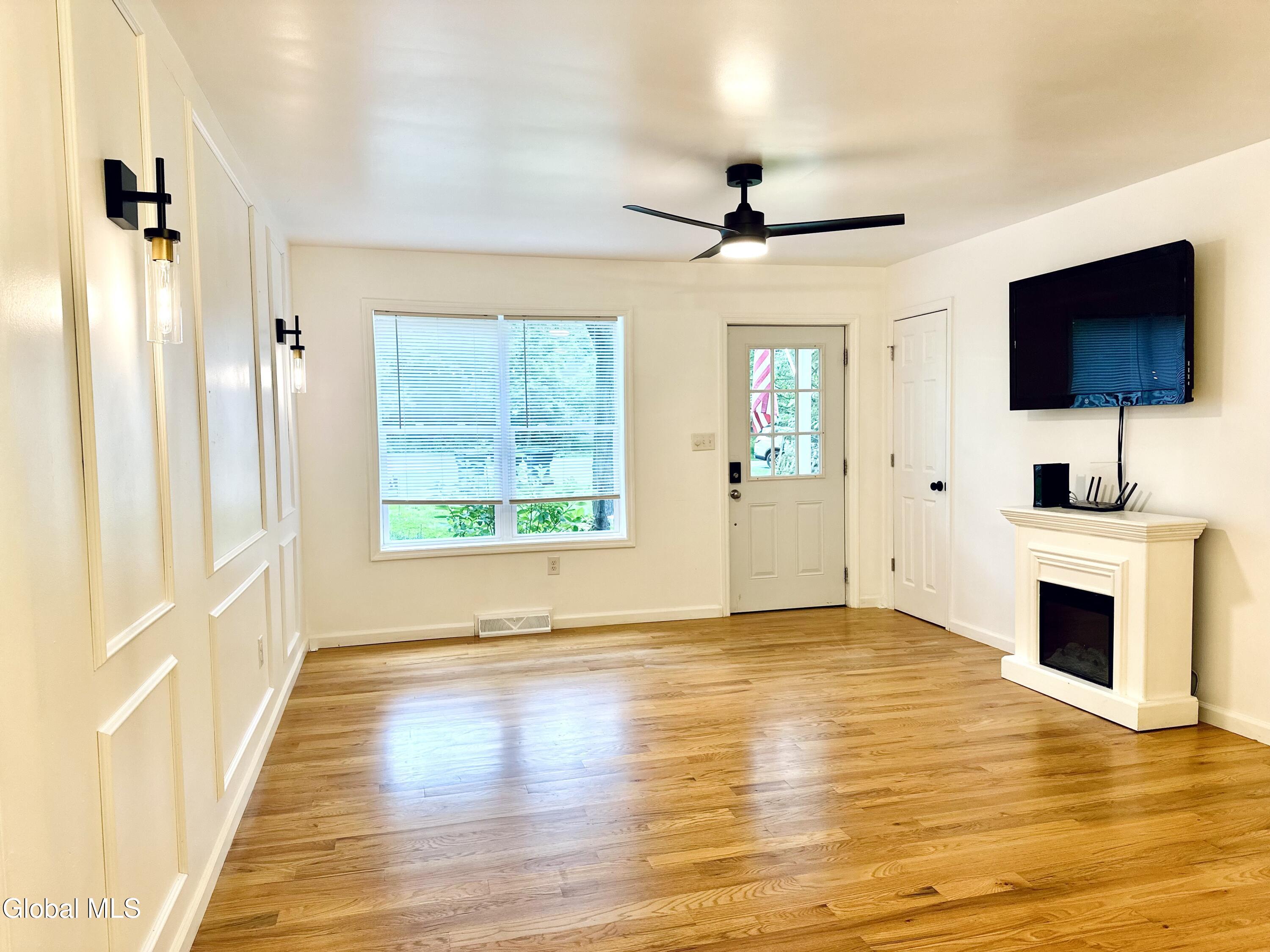 21 Loughberry Road Saratoga Springs, NY 12866 - Photo 11 of 28 IMG_9663