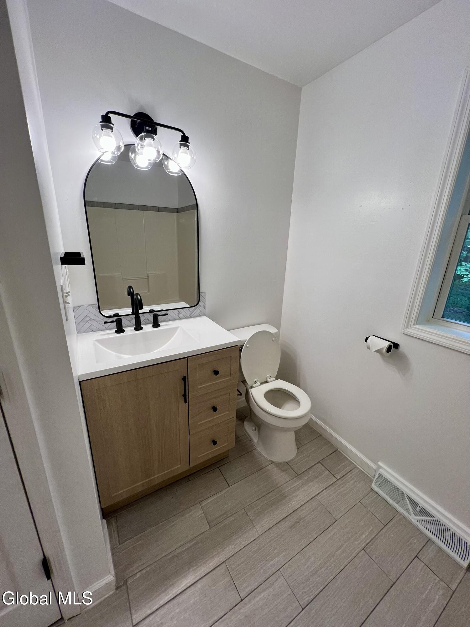 21 Loughberry Road Saratoga Springs, NY 12866 - Photo 20 of 28 IMG_0617