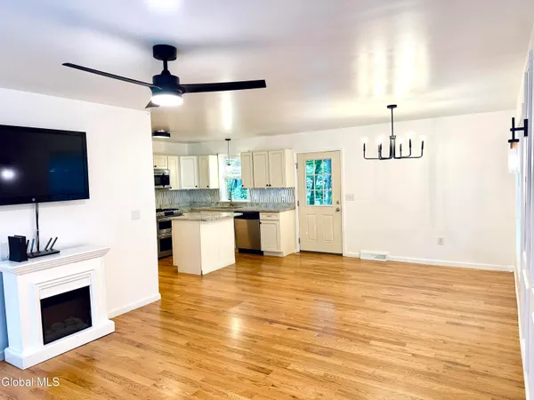 $3,400 | 21 Loughberry Road, Saratoga Springs, NY 12866