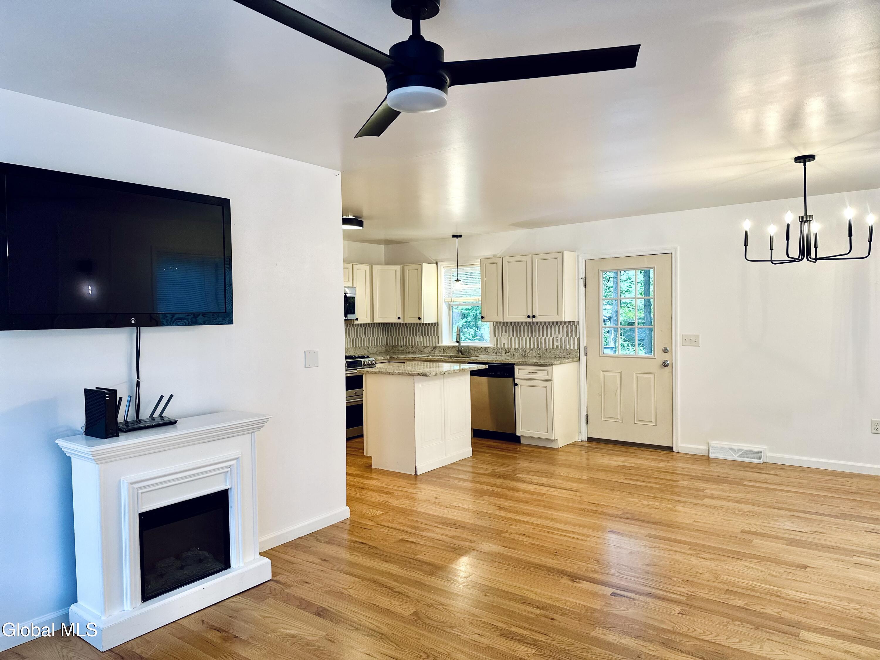 21 Loughberry Road Saratoga Springs, NY 12866 - Photo 3 of 28 IMG_9611