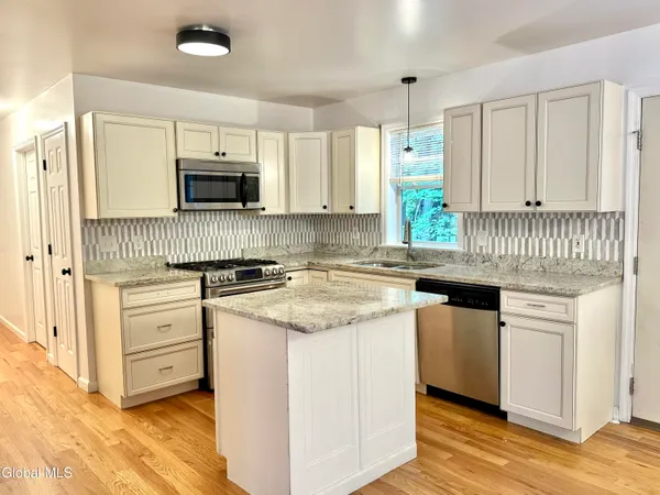 $3,400 | 21 Loughberry Road, Saratoga Springs, NY 12866