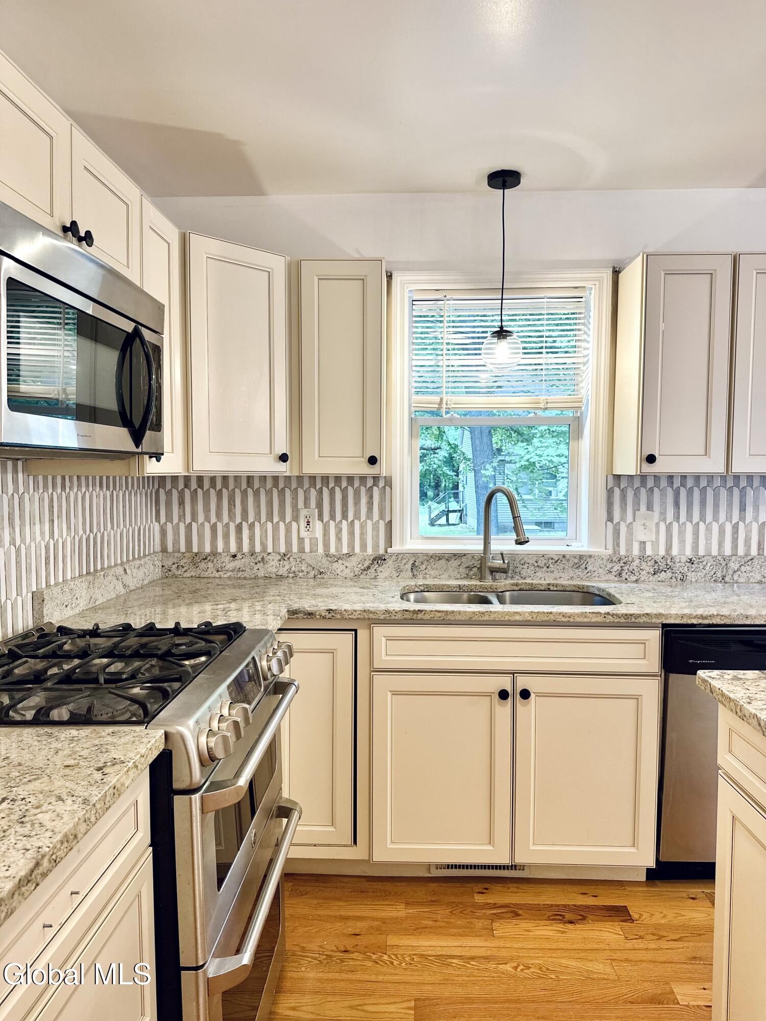 21 Loughberry Road Saratoga Springs, NY 12866 - Photo 9 of 28 IMG_9628