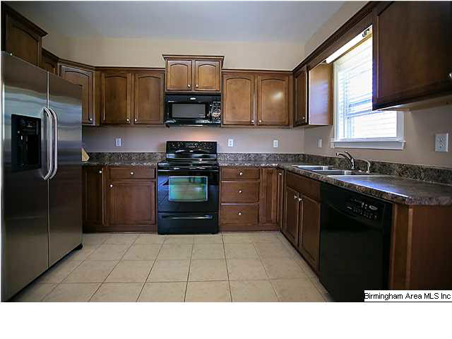 781 Valley Circle Leeds, AL 35094 - Photo 12 of 31