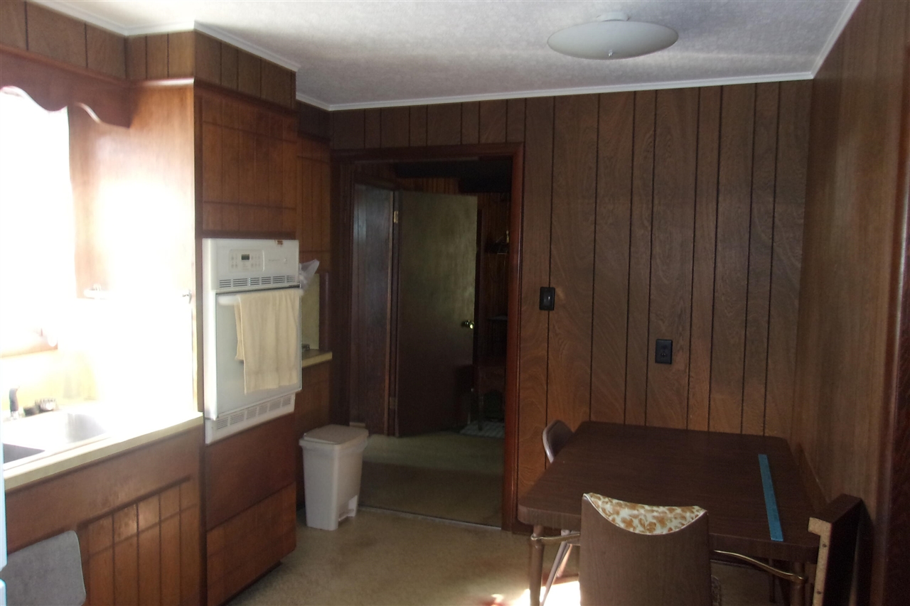 35 3rd Street Manistee, MI 49660 - Photo 8 of 27